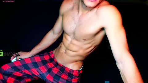 TRAVIS. online show from January 21, 1:29 am