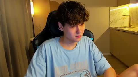 travisrivas online show from October 15, 3:57 pm