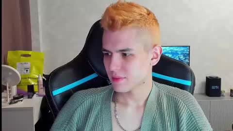 travisrivas online show from March 5, 7:49 pm