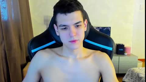 travisrivas online show from March 12, 10:59 am