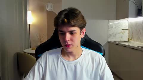 travisrivas online show from September 10, 6:31 pm