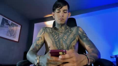 TRAV - INDEPENDENT MODEL online show from November 20, 2:43 am