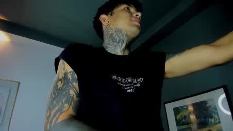 TRAV - INDEPENDENT MODEL online show from December 15, 12:06 am