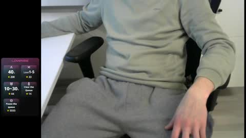 tree1989 online show from April 2, 7:32 pm