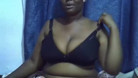 trendybootie online show from March 14, 10:41 am