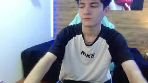 trevor_mob online show from May 13, 9:35 pm