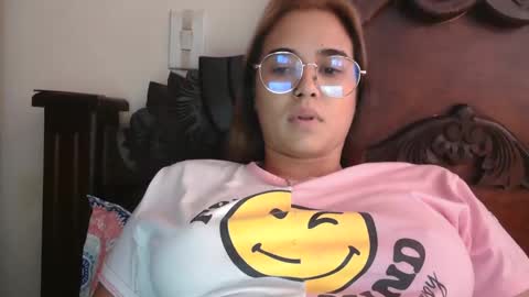 triana_bell online show from January 16, 8:29 pm