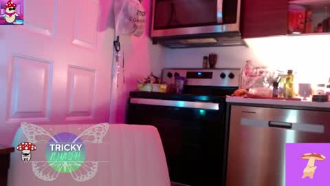 Cassie online show from October 2, 6:45 am