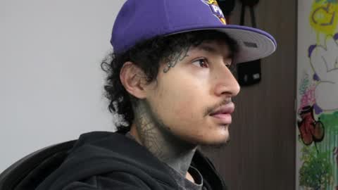 - trieone online show from March 30, 3:56 pm