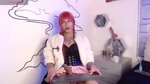 trinity_knox online show from October 25, 5:46 pm