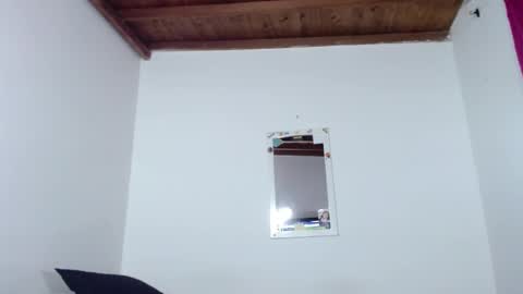 Snapshot of trix_fiore_oficial chatting on February 15, 11:14 pm Trix online show from February 15, 11:14 pm