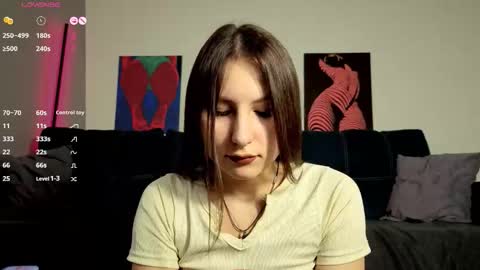 trixibell online show from December 19, 5:25 am