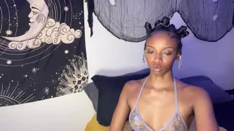 trixie_luv online show from November 18, 1:58 pm