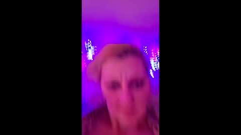 trixiee01 online show from February 24, 8:17 am