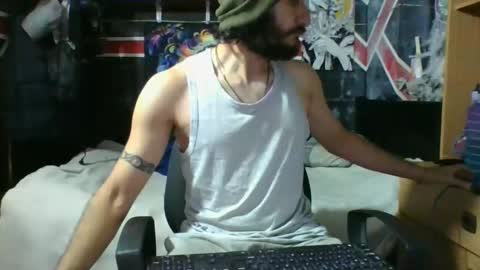 Snapshot of trizquelmen chatting on March 2, 11:20 pm Andrew online show from March 2, 11:20 pm