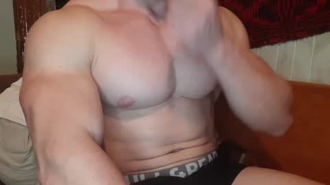 Snapshot of troncq chatting on February 4, 6:17 pm Troncq online show from February 4, 6:17 pm