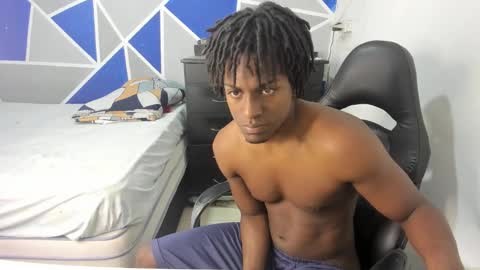 troy_stonee online show from February 25, 2:42 pm