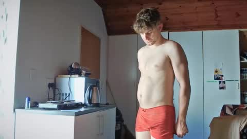 troy_w online show from November 18, 4:21 pm