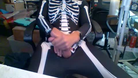 truk1976 online show from October 21, 3:38 pm