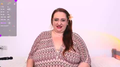 Snapshot of truly_goddess chatting on September 10, 6:36 am Adelle online show from September 10, 6:36 am