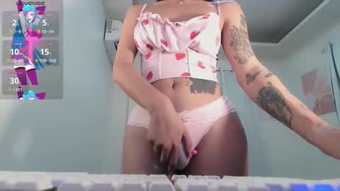 kenzie online show from November 2, 2:17 pm