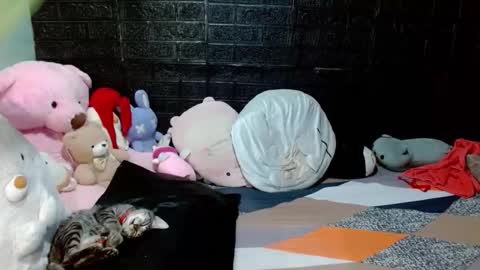 SHENA  online show from April 18, 7:58 pm