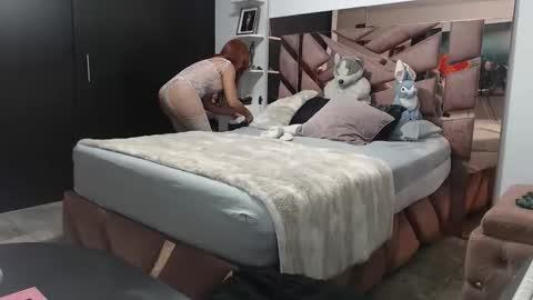 tshillarytt online show from January 18, 12:19 am