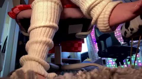 MOCHI NEXT DOOR online show from September 10, 6:53 pm