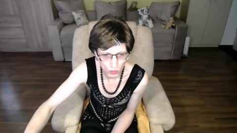 Clementine online show from May 7, 10:11 am