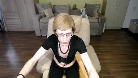 Clementine online show from March 17, 12:10 pm