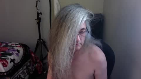 twigslet online show from October 14, 7:06 pm