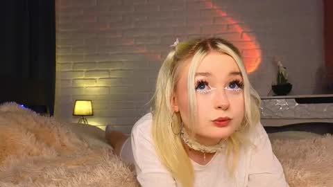 Snapshot of twinklefluff chatting on September 25, 2:46 pm twinklefluff online show from September 25, 2:46 pm