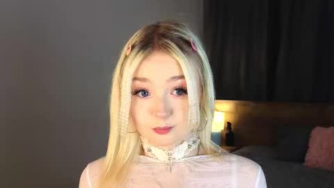 Snapshot of twinklefluff chatting on October 28, 4:30 pm twinklefluff online show from October 28, 4:30 pm