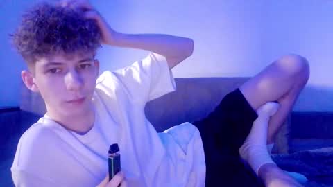 TwiShadow online show from February 25, 8:40 am