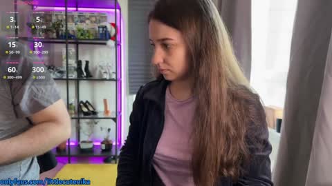 Snapshot of two_0f_us chatting on December 5, 9:33 am Two of us online show from December 5, 9:33 am