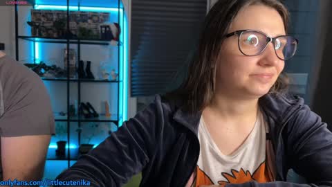 Snapshot of two_0f_us chatting on December 4, 3:15 pm Two of us online show from December 4, 3:15 pm