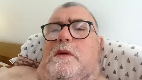twohats2810 online show from August 7, 6:33 am