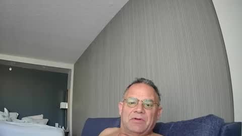 Twopeopleinlove online show from November 2, 3:12 pm