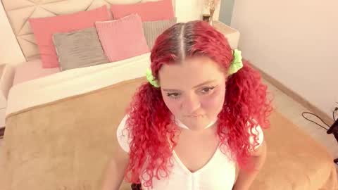 Twiggy online show from September 29, 8:08 pm