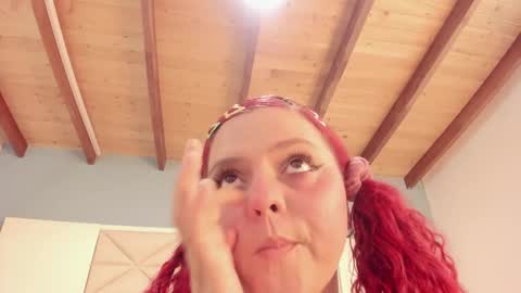 Twiggy online show from September 11, 10:00 pm