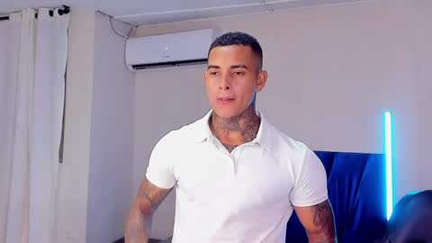 tyler_bell_ online show from April 9, 4:16 am