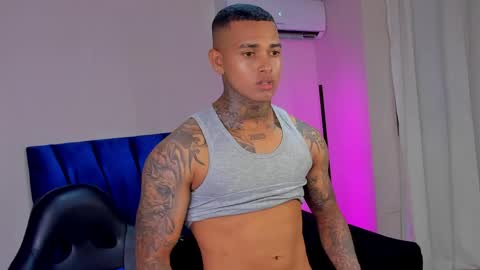 tyler_bell_ online show from April 18, 4:14 am