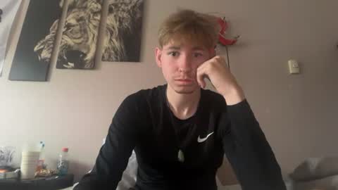 tyler_fox0 online show from July 26, 2:20 am