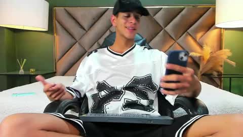 Snapshot of tyler_rodriguez chatting on October 9, 10:04 pm Tyler Rodriguez online show from October 9, 10:04 pm