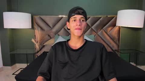 Snapshot of tyler_rodriguez chatting on March 5, 3:40 am Tyler Rodriguez online show from March 5, 3:40 am