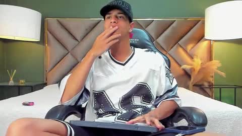 Snapshot of tyler_rodriguez chatting on October 8, 9:54 pm Tyler Rodriguez online show from October 8, 9:54 pm