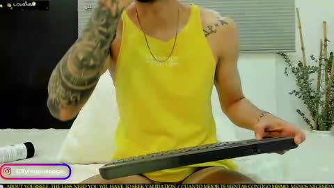 Snapshot of tylergiuseppe_ chatting on February 25, 10:53 pm tylergiuseppe_ online show from February 25, 10:53 pm