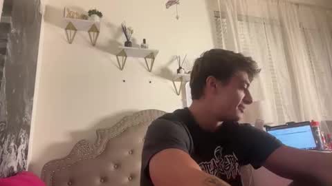 tyy0ung online show from June 2, 3:19 am