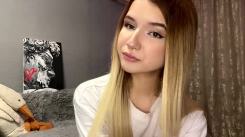 Vikki online show from December 4, 5:01 pm