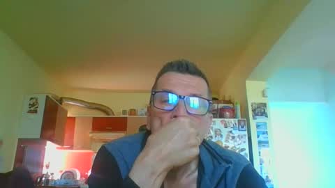 ulmeni4 online show from April 4, 7:37 am